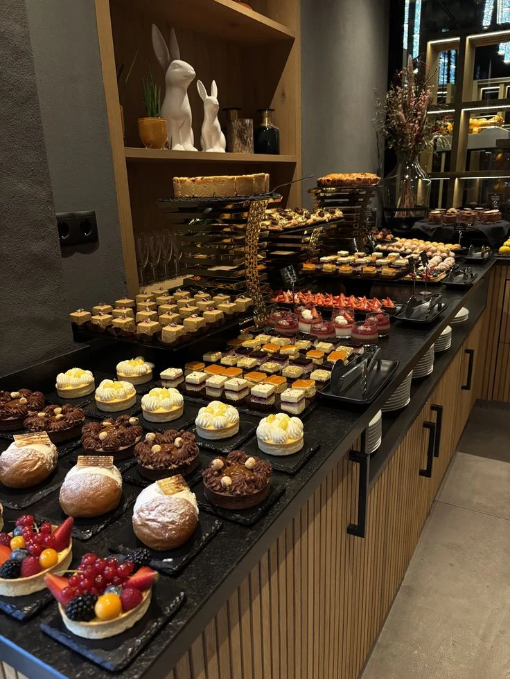 Подача закусок из каталога SF Catering